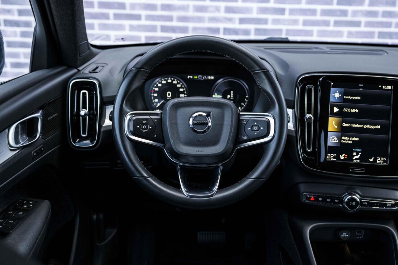 Volvo XC40 Plug-in Hybrid T5 Plus Bright | Facelift | Trekhaak | Adaptive cruise control | Harman Kardon audio | Navigatie | Elektrische stoelverstelling | Getint glas | Dode hoek detectie BLIS | LED koplampen |