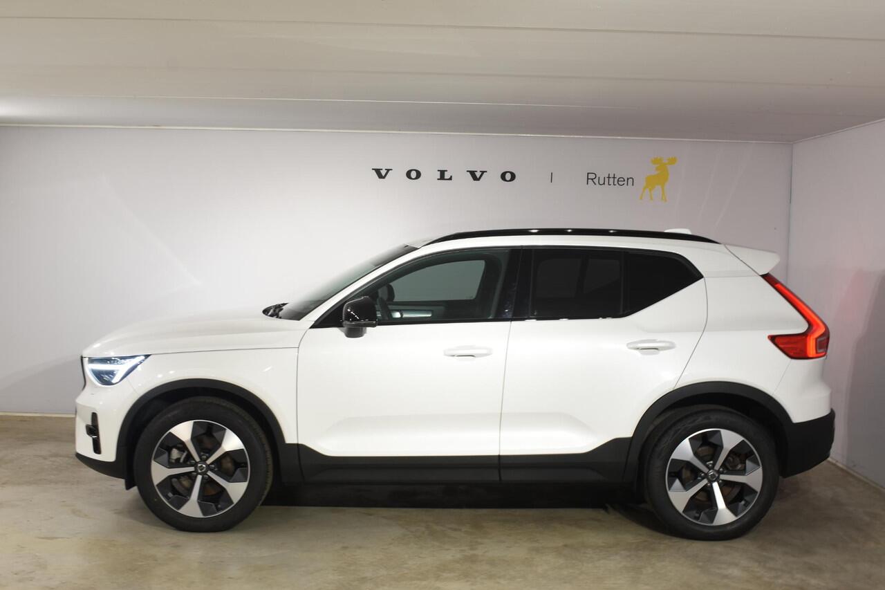 Volvo XC40 B4 211PK Automaat Plus Dark / Harman Kardon / Donker getint glas / Elektrisch bedienbare stoelen / 19''velgen / Driver assist / Microtech Nubuck / Camera achter