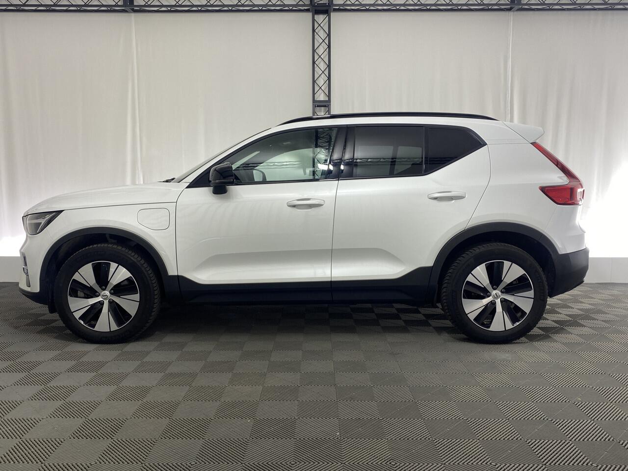 Volvo XC40 1.5 T4 PHEV Plus Dark 211 Pk Automaat | Pano-Dak | Memory Stoel | Carplay | H&K |