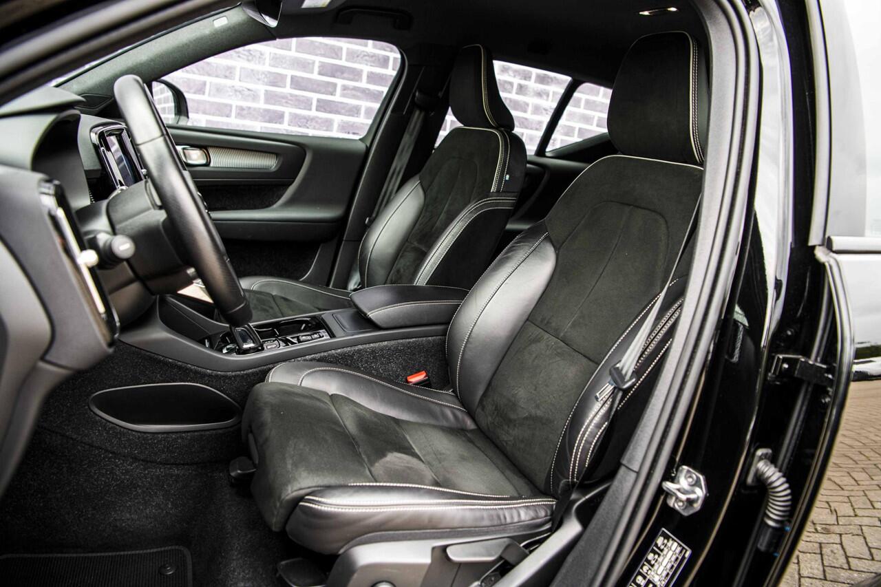 Volvo XC40 1.5 T2 R-Design | Adaptieve Cruise Control | Dode Hoek Detectie | Parkeer Camera | Parkeersensoren Voor en Achter |