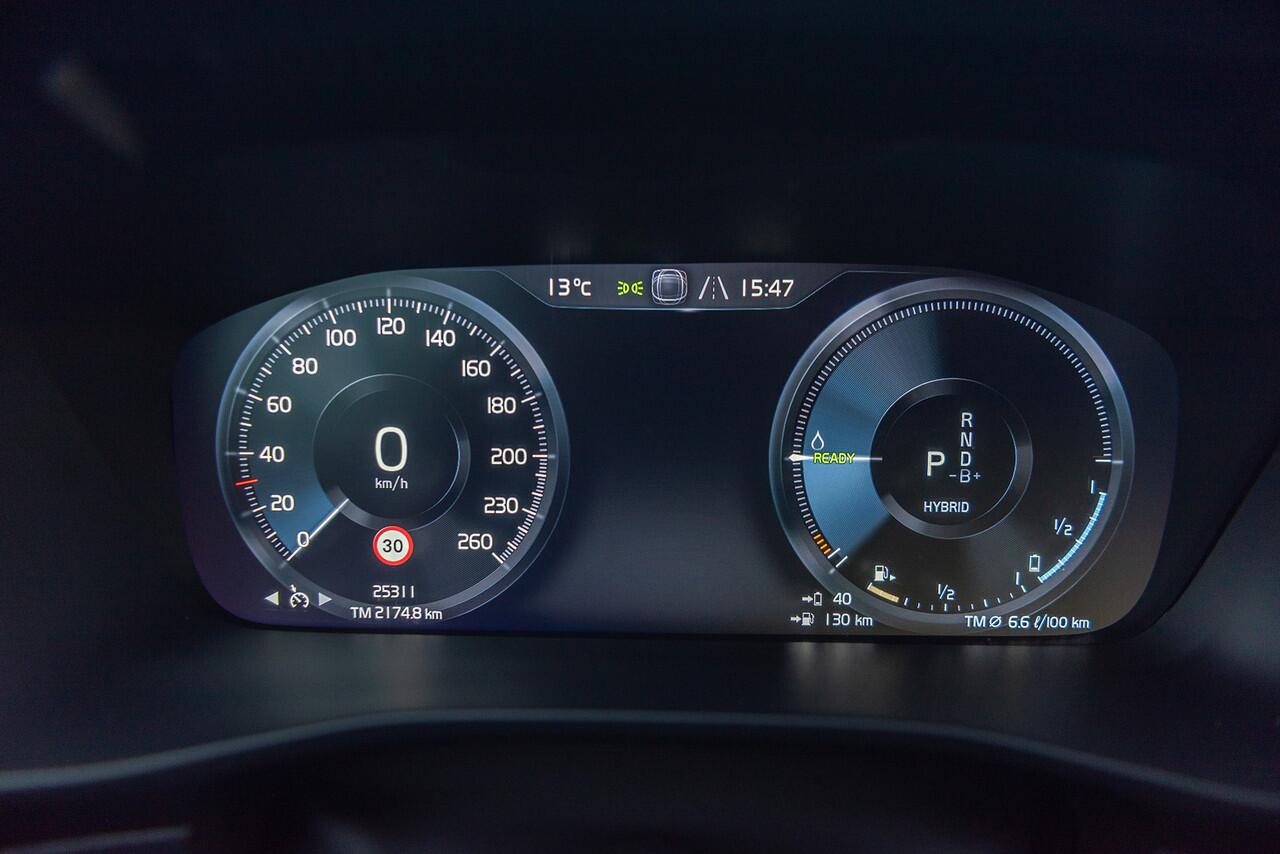 Volvo XC40 T4 Aut. Plug-In Hybrid Core Bright CruiseControl Parkeercamera 211pk