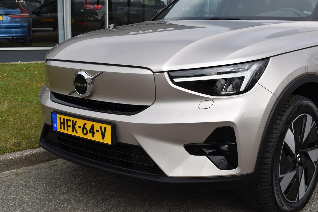 Volvo XC40 Twin 408PK AWD Plus 82 kWh | Trekhaak | ACC | Elektr. stoel | Camera | Stuurverwarming | 19"LMV