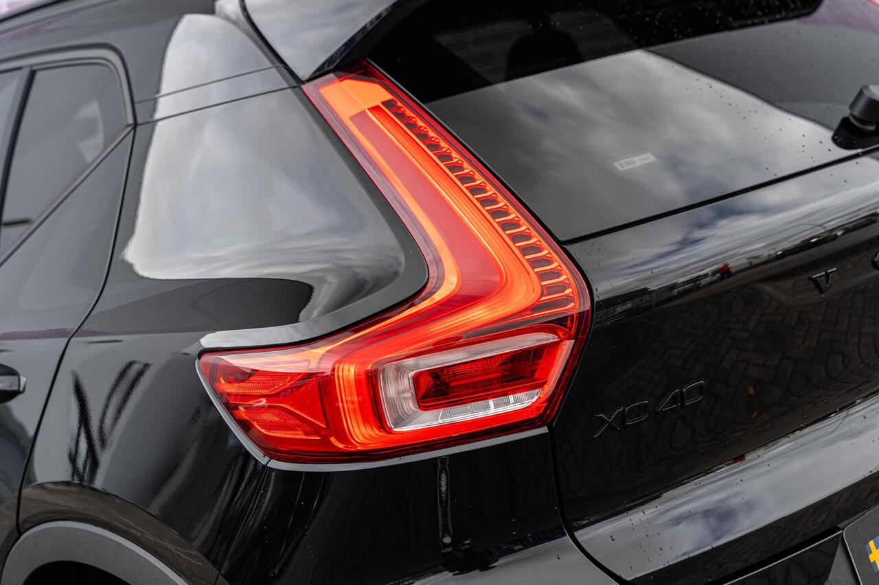 Volvo XC40 2.0 B3 Plus Black Edition | Google | Stuur-/Stoelverwarming | Pixel LED Koplampen | 360 Camera | Adaptieve Cruise | Getint Glas | BLIS | 20" LM