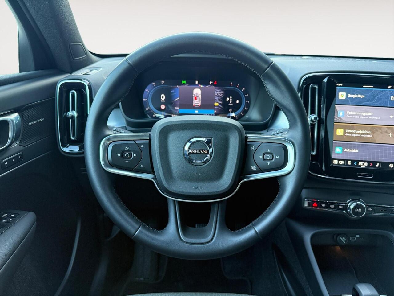 Volvo XC40 2.0 B4 Plus Dark | Trekhaak | Stoelverwarming | Keyless Entry | Elektrische kofferklep |