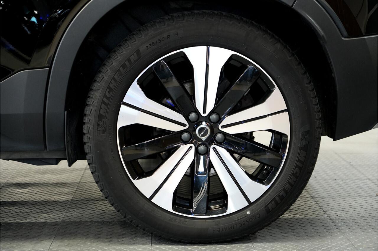 Volvo XC40 1.5 T4 155kW/211pk DCT7 Plug-in hybrid Ultimate Bright PANORAMADAK + HARMAN/KARDON + EL.TREKHAAK + ADAPT.CRUISE + MATRIX LED + LANE ASSIST + LEER/ALCANTARA + STOEL-&STUURVERWARMING + CAMERA + BLIS + EL.STOELEN + PARKSENSOREN V&A + 19" LM-VELGEN!!