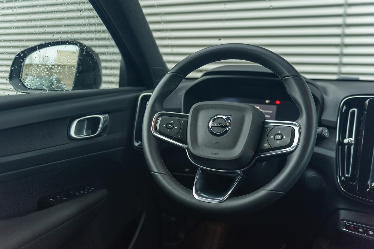 Volvo XC40 Recharge Aut. Luxe Stoelen Parkeercamera CruiseControl Trekhaak 231pk