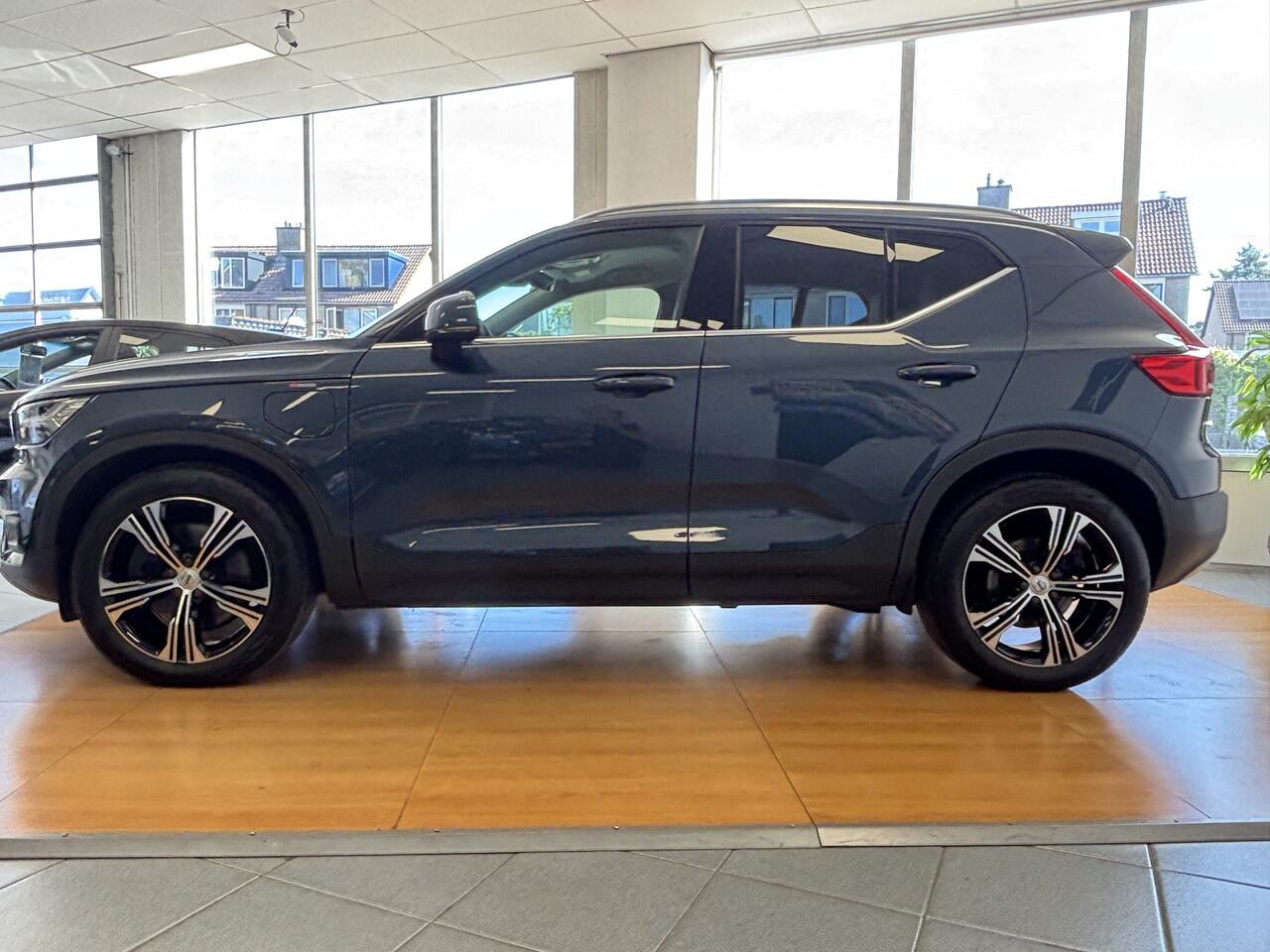 Volvo XC40 1.5 T5 Recharge Inscription * BLIS * CREME LEER Elektr+memory * HARMAN KARDON