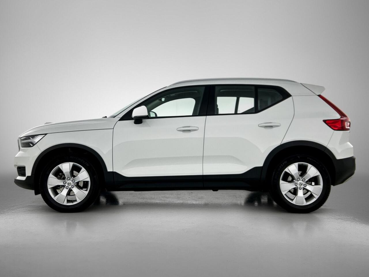 Volvo XC40 T3 Momentum Pro | Trekhaak | Pilot Assist | Camera | BLIS |