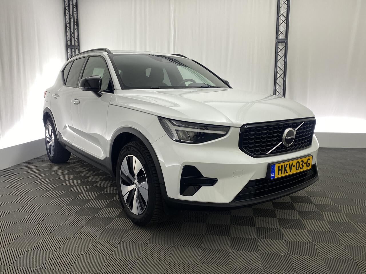 Volvo XC40 1.5 T4 PHEV Plus Dark 211 Pk Automaat | Pano-Dak | Memory Stoel | Carplay | H&K |