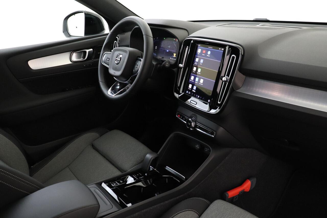 Volvo XC40 B4 (M-HYBRID) PLUS DARK -CAMERA|ADAP.CRUISE|VERW.VOORRUIT|TREKHAAK|HARMAN/KARDON