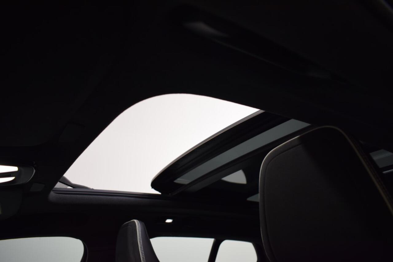 Volvo XC40 Recharge P8 AWD R-Design 408 pk Sunroof/ Trekhaak 1500kg/ Harman Kardon/ 360 Cam/ Stuur en Stoelverw.