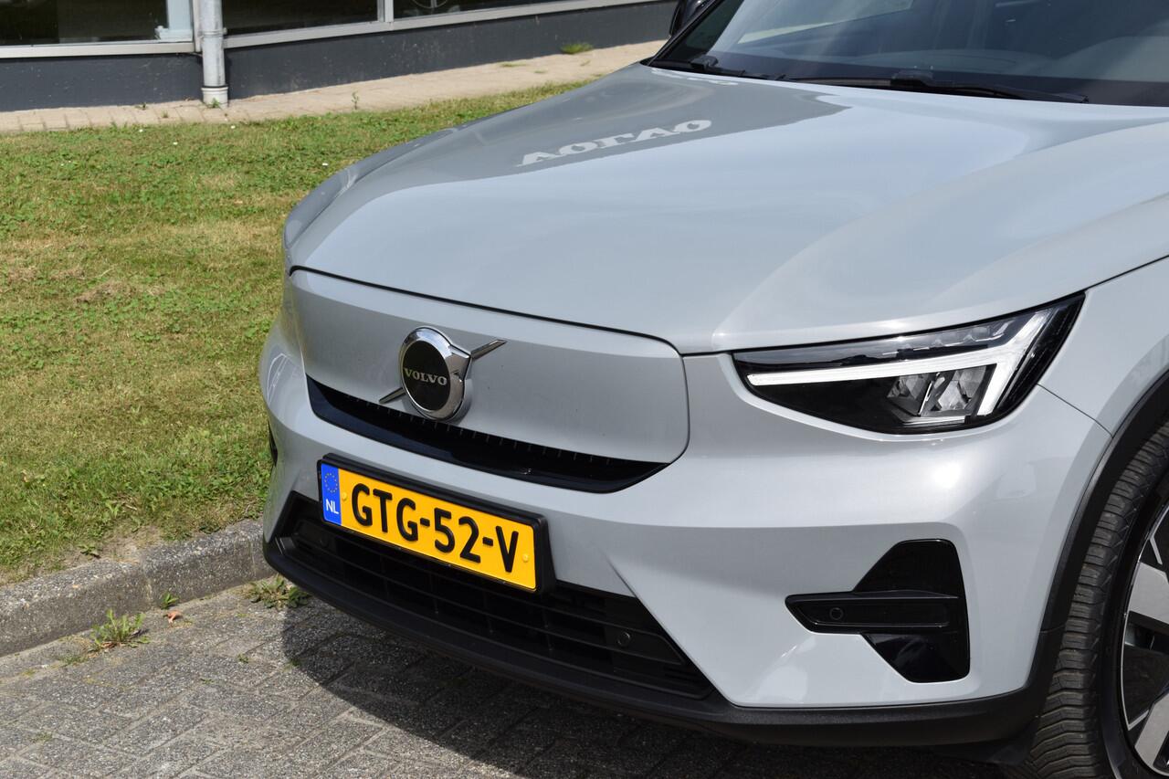 Volvo XC40 Extended Range Plus 82 kWh ACC | Pilot Assist | Stoel Stuur verwarming | Trekhaak | Key Less | 19 inch