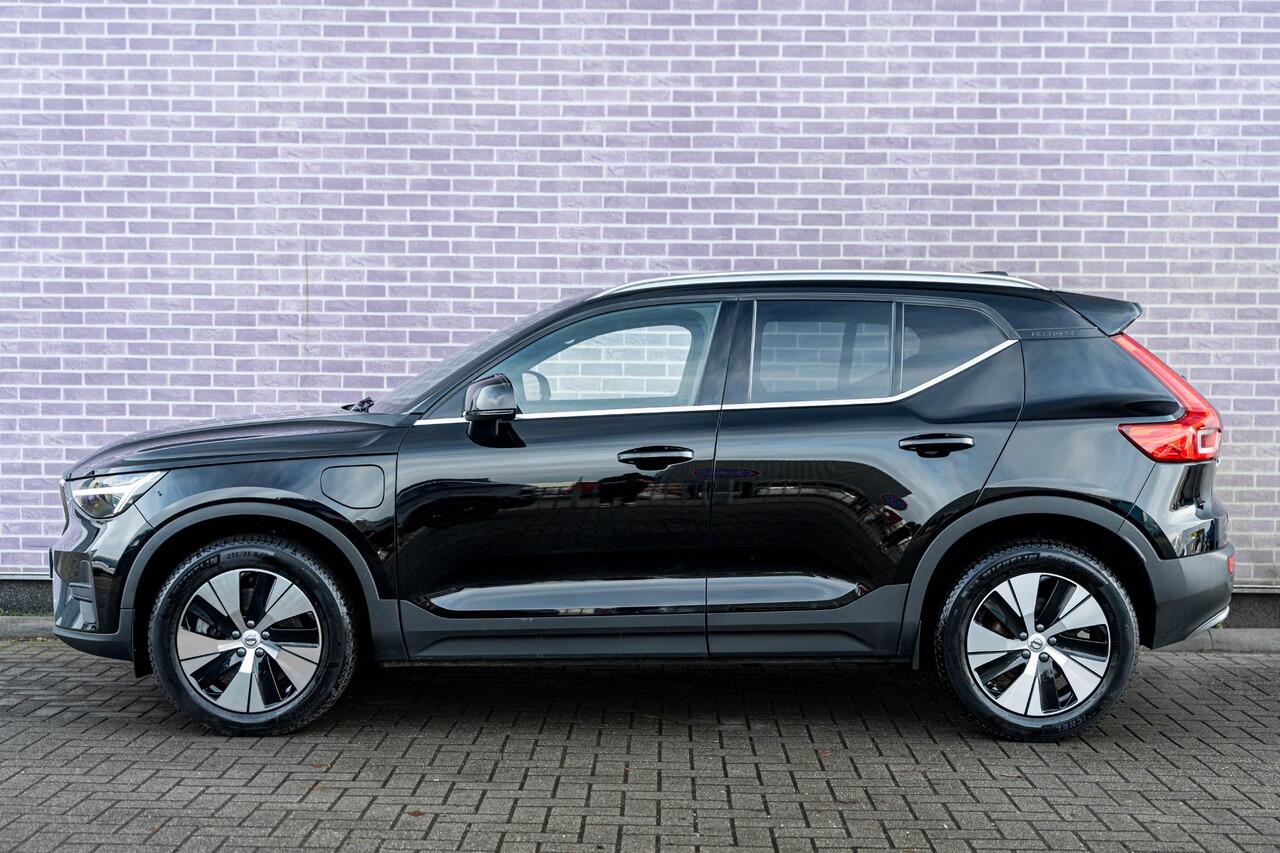 Volvo XC40 T4 Recharge Inscription Expression | Keyless | Stoel- en stuurverwarming | Achteruitrijcamera | Parkeersensoren voor + achter | Getint glas | Navigatie | Apple Carplay / Android Auto | LED koplampen |