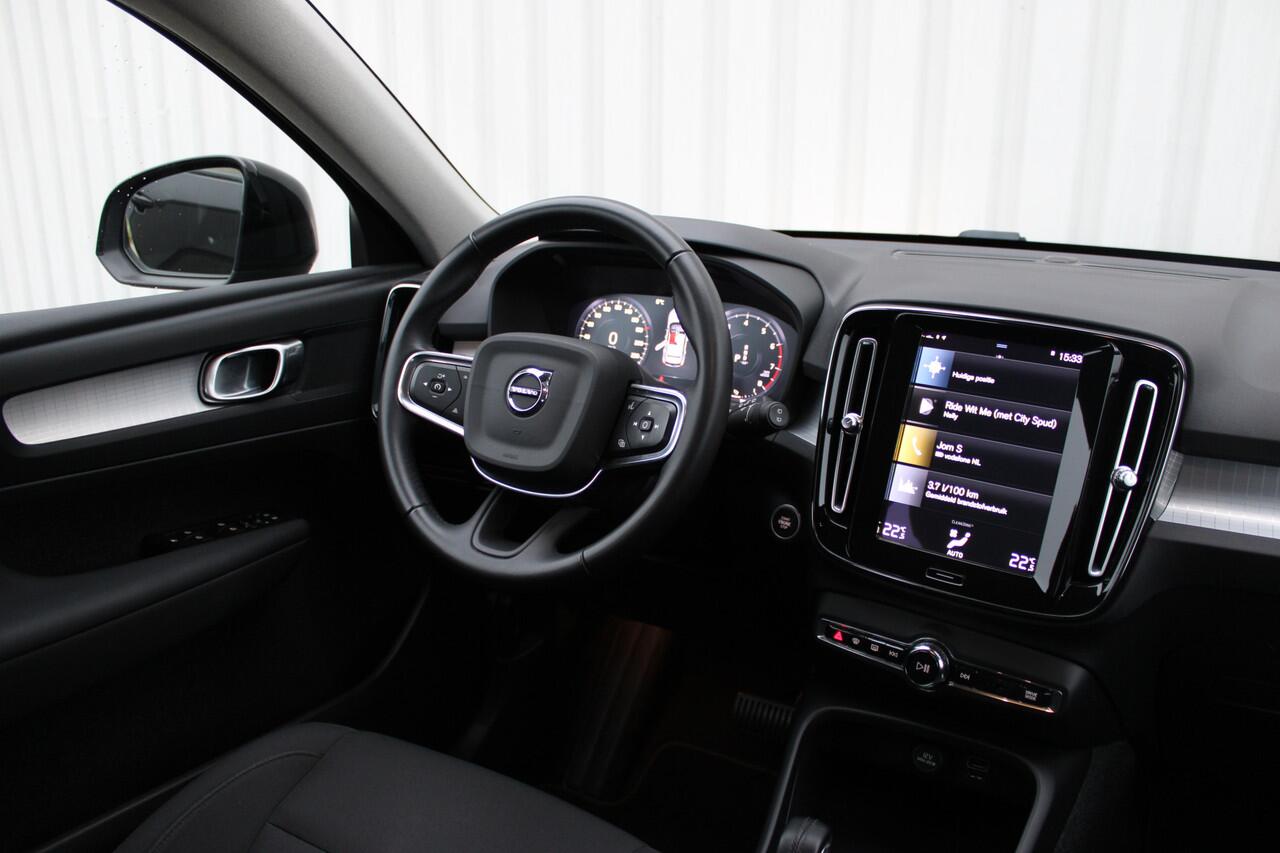 Volvo XC40 1.5 T2 Momentum | Incl. 12 maanden garantie | Apple CarPlay | Navigatie | Cruise control | Climate control | Parkeersonsoren | Lane assist |