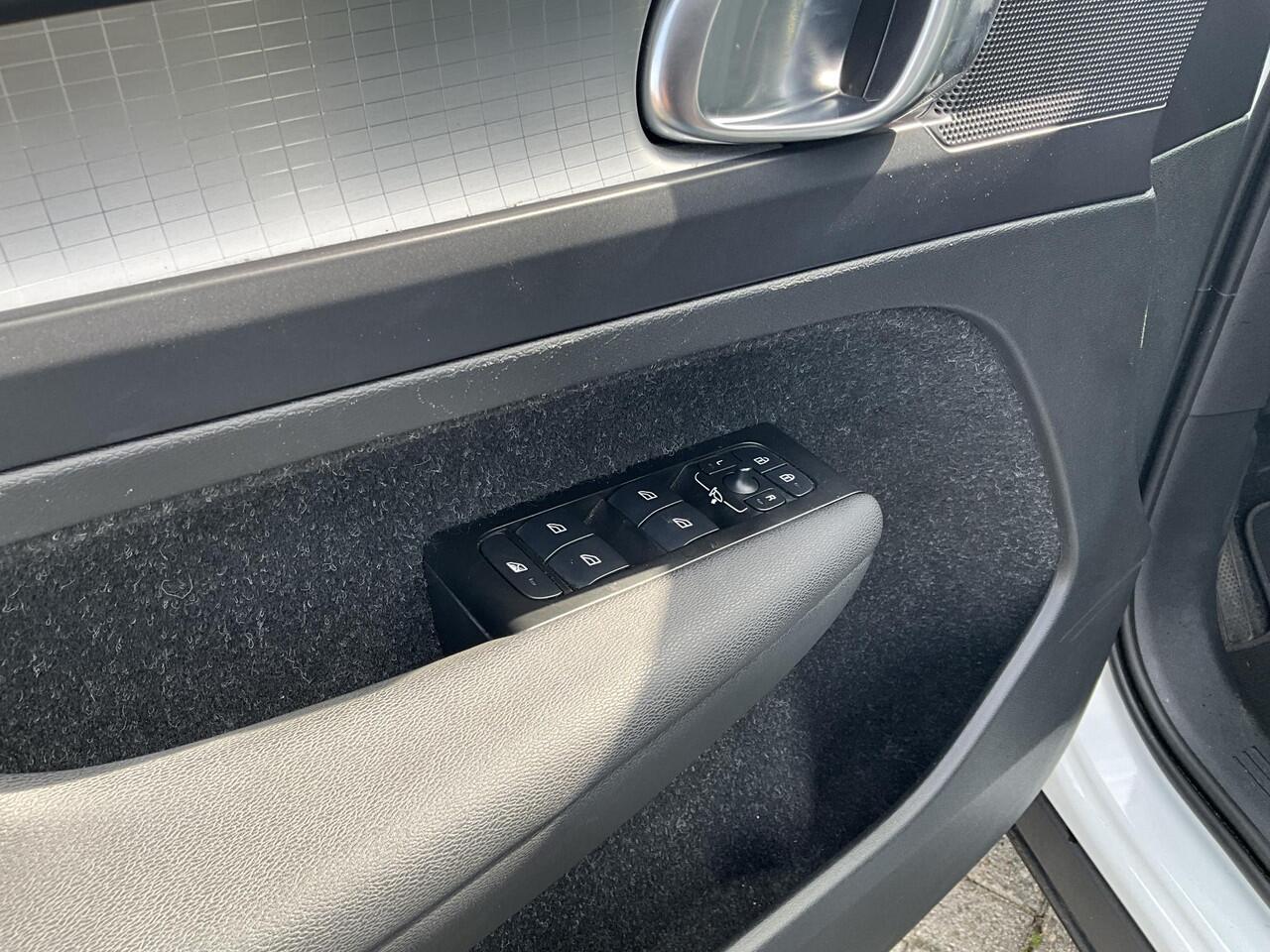 Volvo XC40 1.5 T2 Momentum