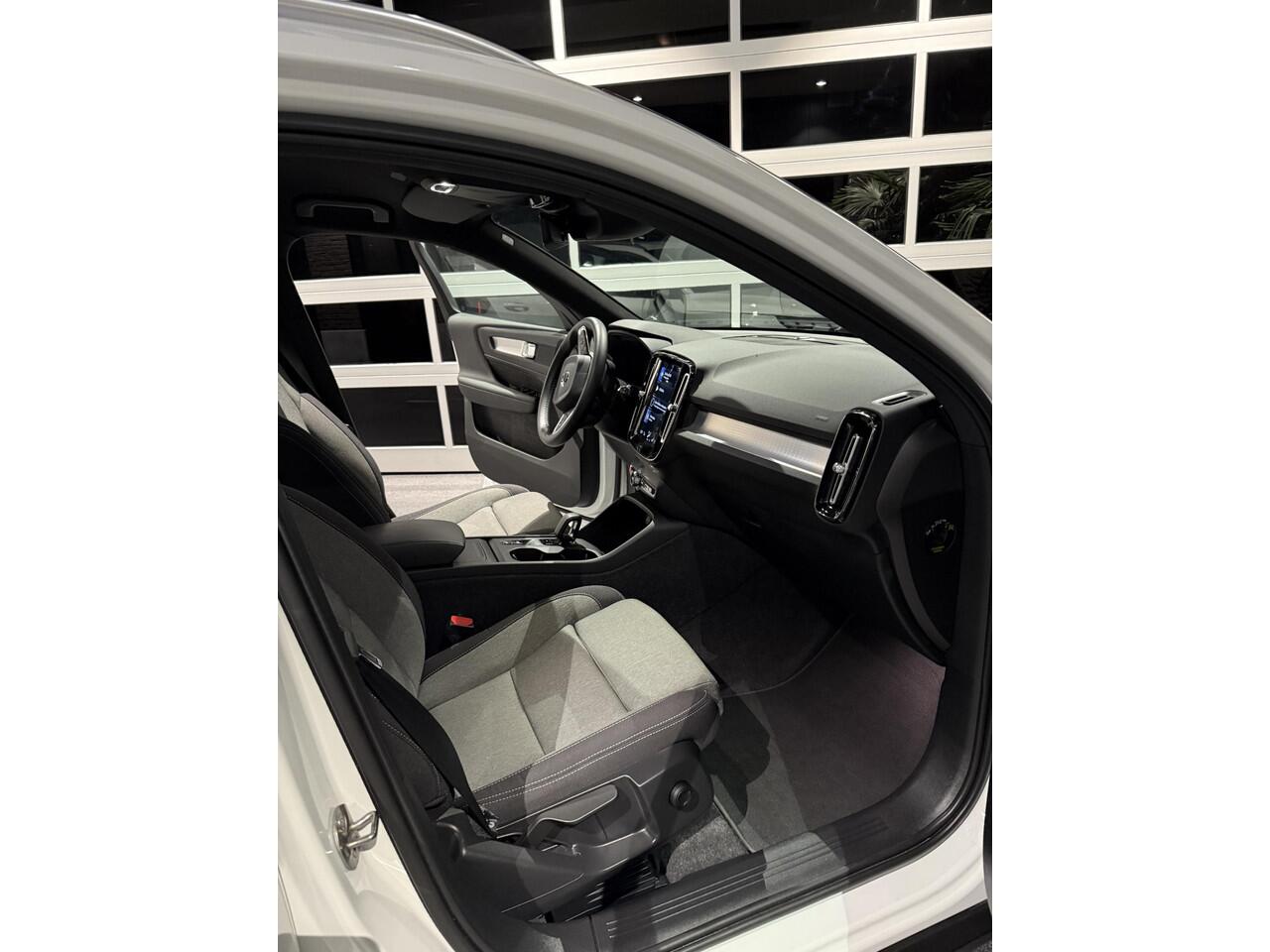 Volvo XC40 1.5 T2 Core Autom Apple CarPlay Stoel-Stuur Verw