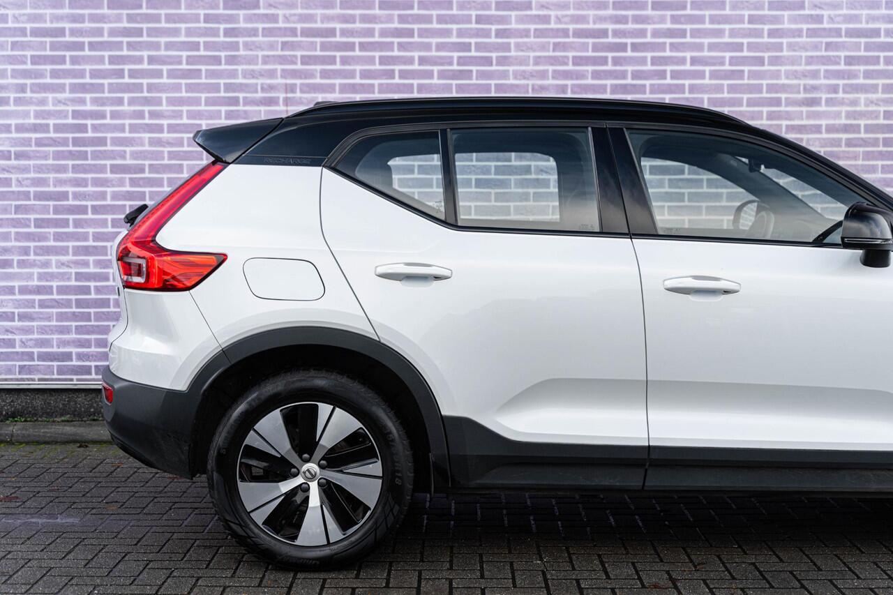 Volvo XC40 1.5 T4 Recharge R-Design Expression | Harman Kardon Audio | Stoel - / Stuurverwarming | Adaptive Cruise Control | Parkeerverwarming | Dodehoekdetectie | Parkeer Camera | Parkeer sensoren Voor + Achter | Volvo On Call |