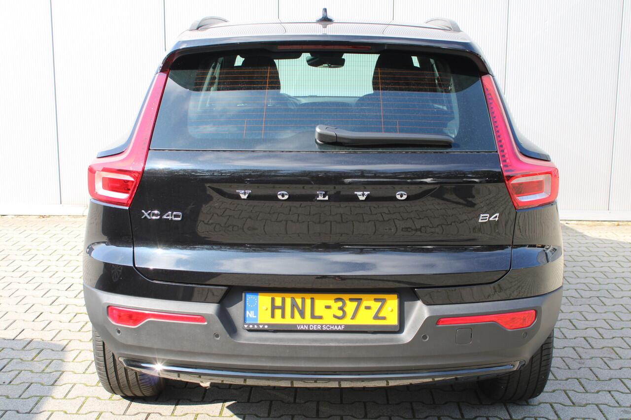 Volvo XC40 B4 Plus Dark | El. Bestuurders stoel | Trekhaak | Harman Kardon