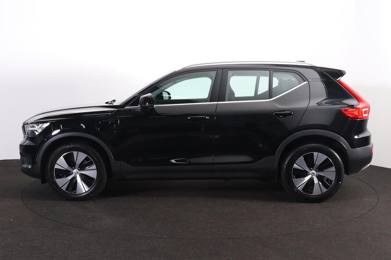 Volvo XC40 T4 Recharge Inscription Expression - Parkeersensoren achter - Cruise control - Standkachel - Elektr. inklapbare trekhaak - 18' LMV