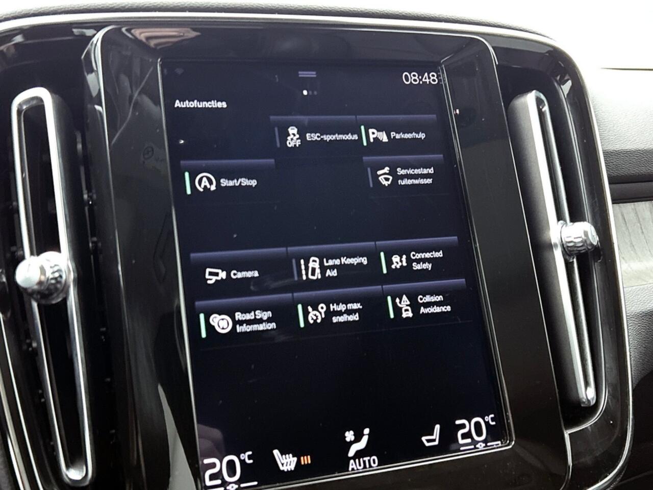 Volvo XC40 1.5 T3 Inscription | Panorama dak | Leder | 18'' Lichtmetaal |