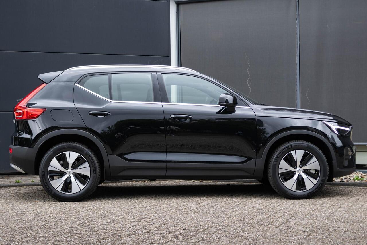Volvo XC40 T4 Recharge Inscription | Trekhaak | Panoramadak| Interieur voorverwarming| Adaptieve Cruise Control| Electrisch bedienbare voorstoelen|Rondomzicht Camera|Park Assist voor en Achter