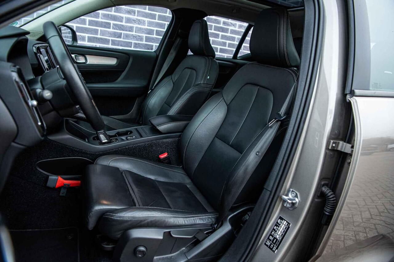 Volvo XC40 1.5 T2 Business Pro | Adaptieve Cruise Control | Panoramadak | Lederen Bekleding | Climate Pack | Parkeer Pakket |