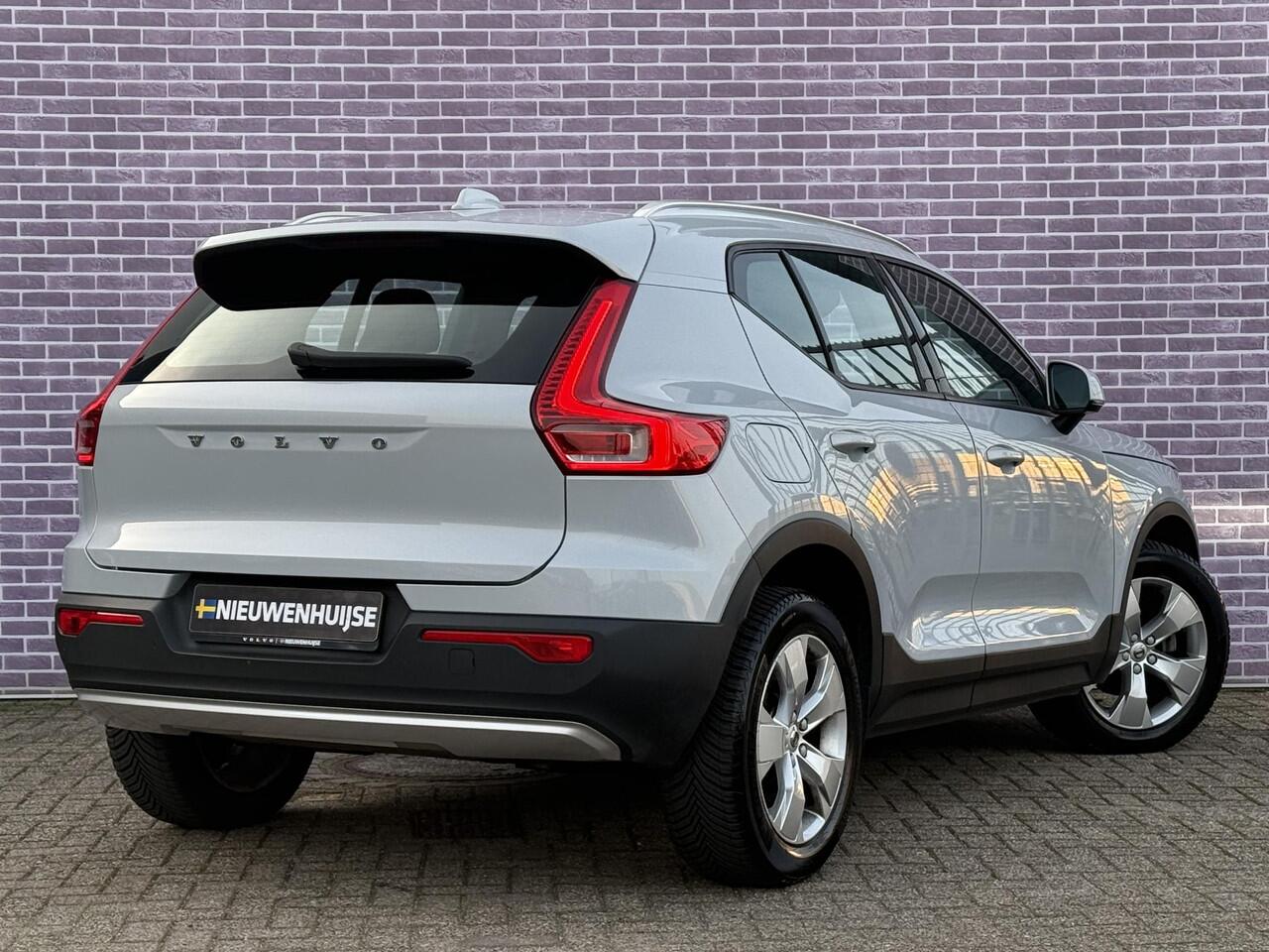 Volvo XC40 1.5 T2 Momentum Business LED | Keyless Entry/Start | parkeercamera | Parkeersensoren voor+achter | Adaptieve cruise control | Apple CarPlay/Android Auto |
