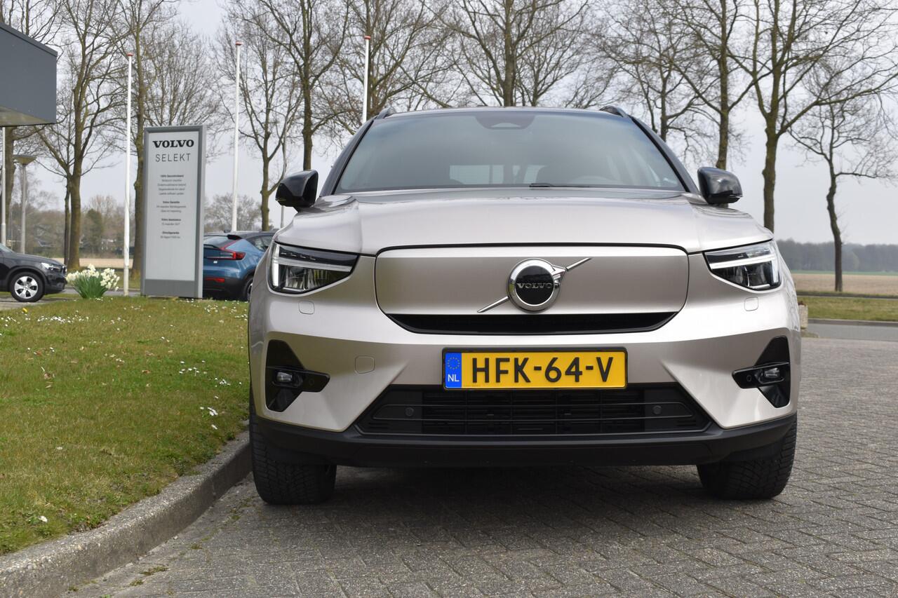 Volvo XC40 Twin 408PK AWD Plus 82 kWh | Trekhaak | ACC | Elektr. stoel | Camera | Stuurverwarming | 19"LMV