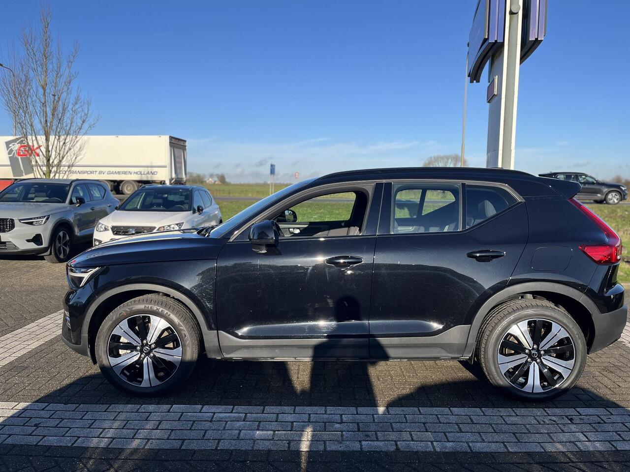 Volvo XC40 Recharge Core | Adaptieve Cruise Control | Google Maps Navigatie | 19 Inch Velgen |