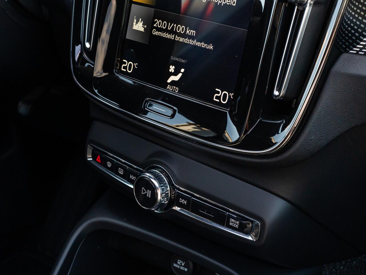 Volvo XC40 1.5 T5 Twin Engine R-Design PANO HARMAN KARDON CAMERA TREKHAAK 19 INCH STANDKACHEL