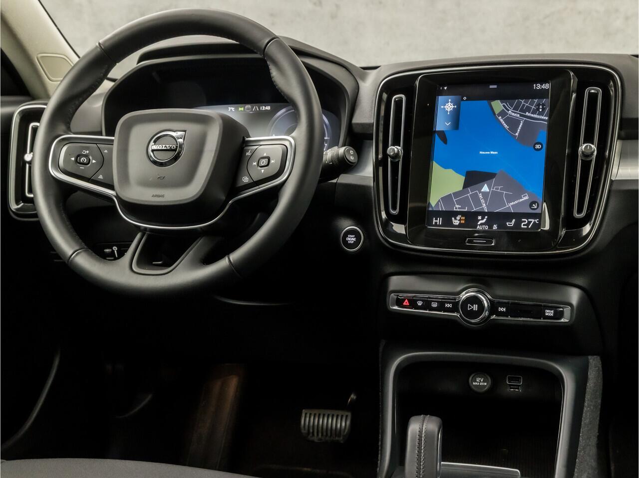 Volvo XC40 1.5 T5 Recharge Inscription 262Pk Automaat (PANORAMADAK, DEALER ONDERHOUDEN, KEYLESS ENTRY, APPLE CARPLAY, STUUR/STOEL VERWARMING, STANDKACHEL, SPORTSTOELEN, NIEUWSTAAT)