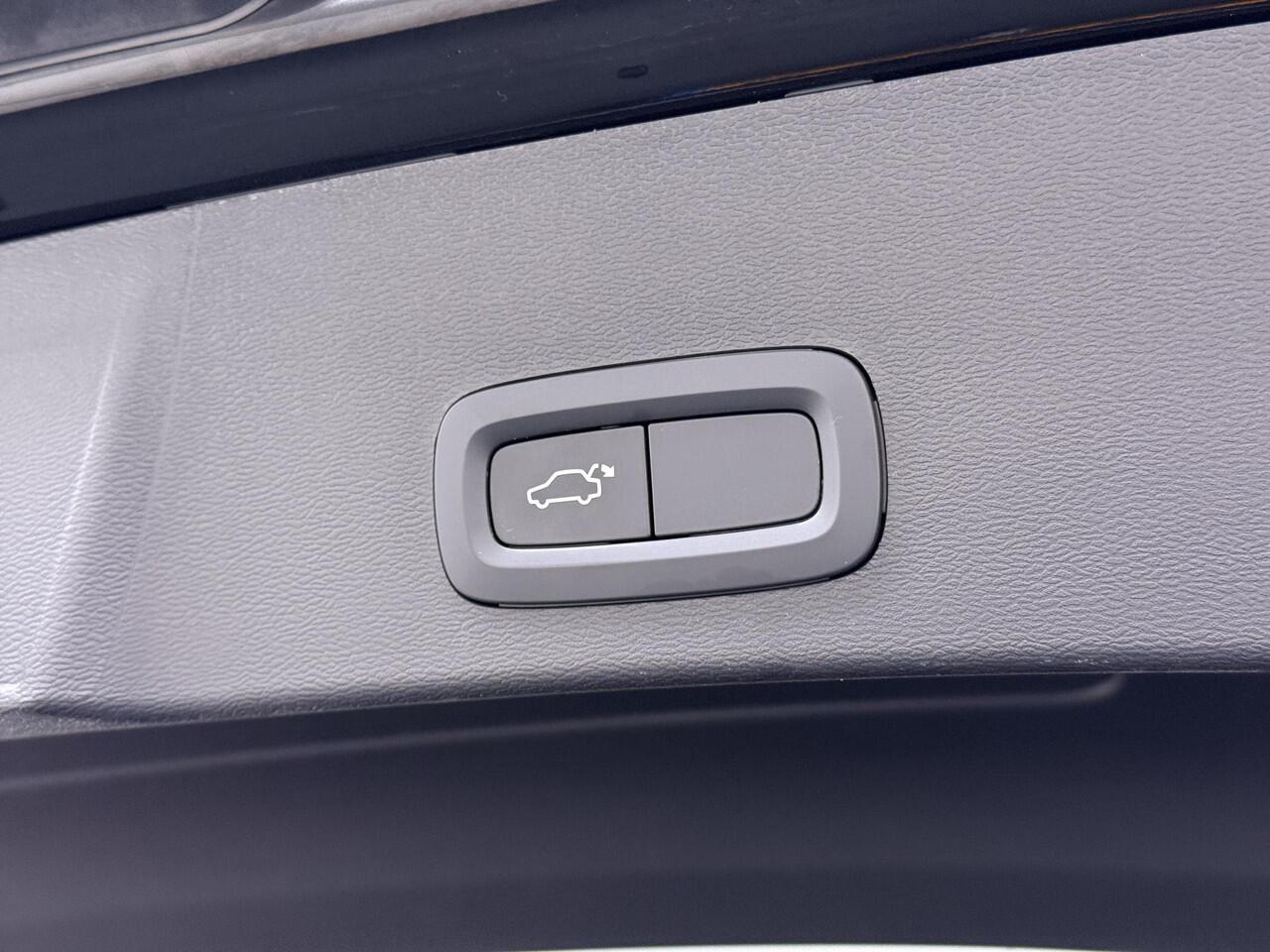 Volvo XC40 1.5 T5 Twin Engine Inscription Trekhaak | Camera | LMV |