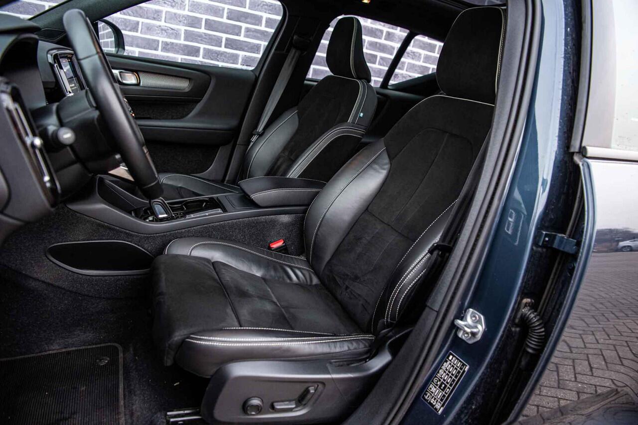 Volvo XC40 Recharge Twin Pro | Power Seats | Trekhaak | Panoramadak | 360 Camera | Harman Kardon | Adaptieve Cruise Control |