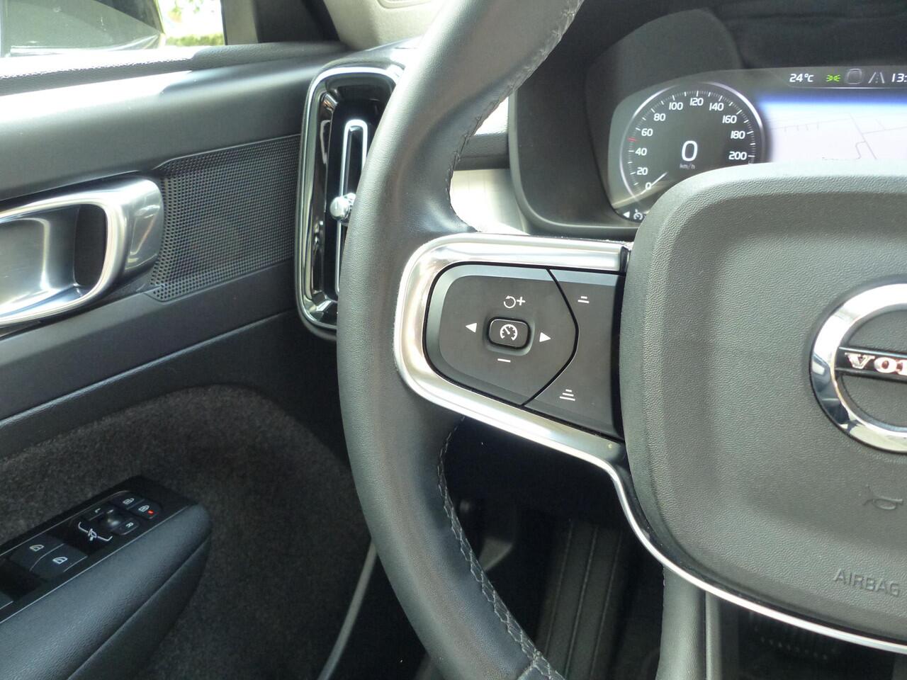 Volvo XC40 T4 Recharge Inscription Expression | Dealer onderhouden| Schuifdak|