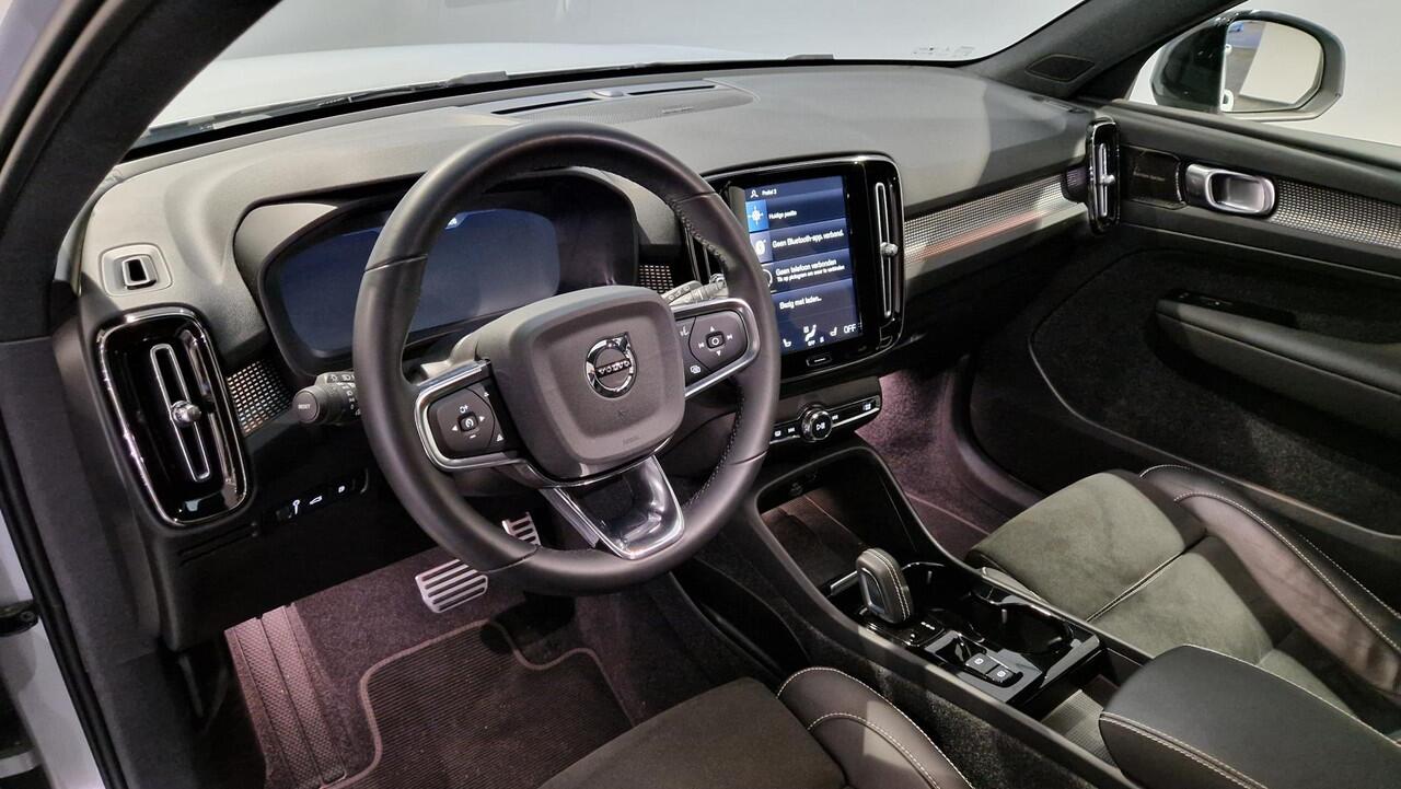 Volvo XC40 1.5 T5 Recharge R-Design | Navigatie | Harman Kardon | Apple Carplay/Android Auto | 20 inch