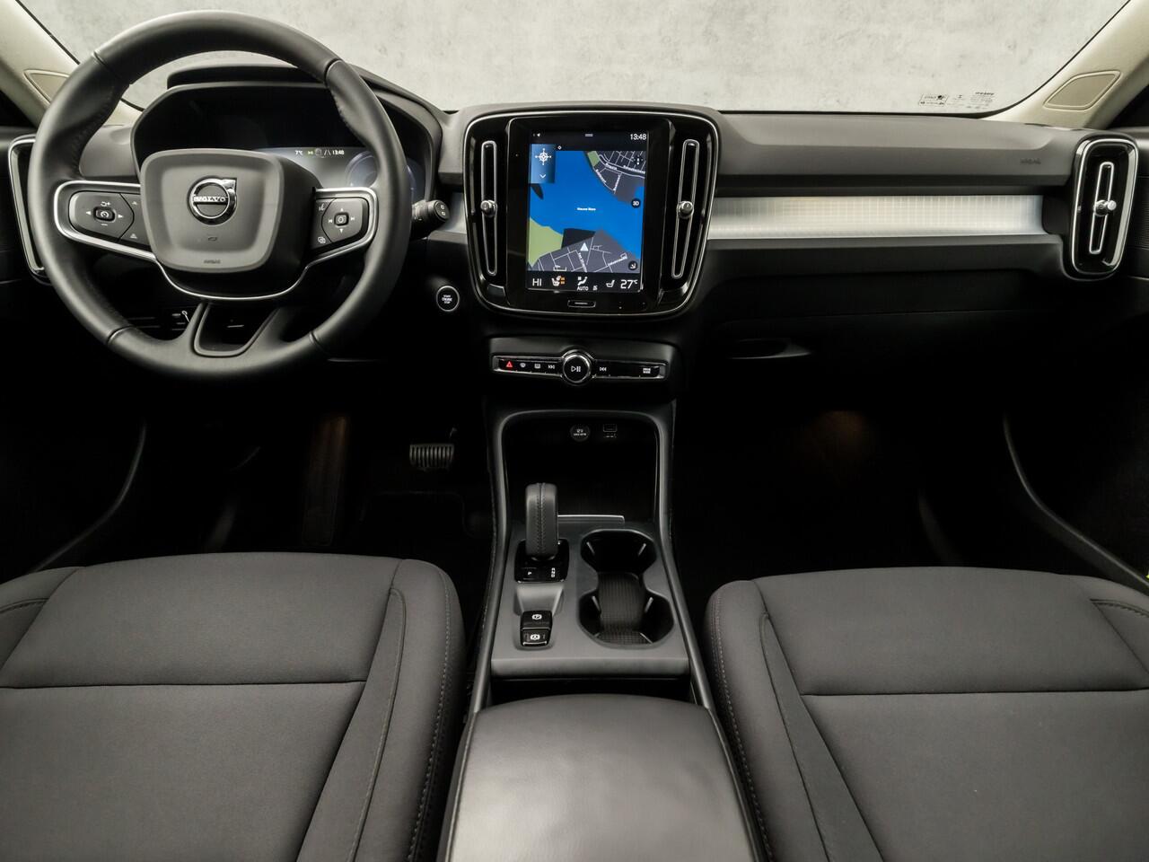 Volvo XC40 1.5 T5 Recharge Inscription 262Pk Automaat (PANORAMADAK, DEALER ONDERHOUDEN, KEYLESS ENTRY, APPLE CARPLAY, STUUR/STOEL VERWARMING, STANDKACHEL, SPORTSTOELEN, NIEUWSTAAT)