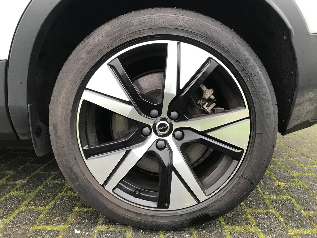 Volvo XC40 Recharge P8 AWD R-Design | Rijklaar incl 12 mnd Bovag | SoH 92% Camera LED Keyless entry Blis Stoelverwarming