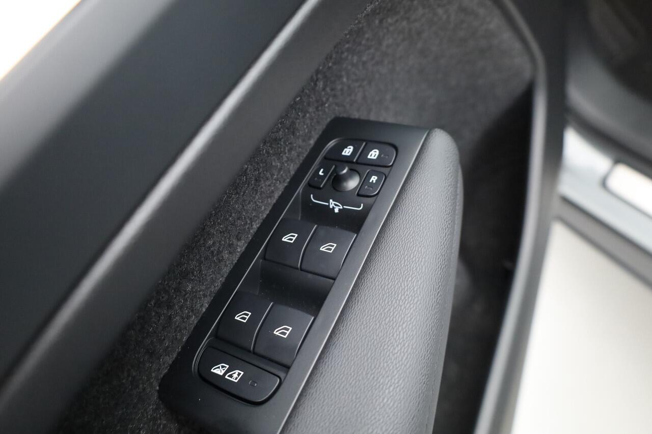 Volvo XC40 2.0 B3 Black Edition | Pano | Keyless | H&K | 360Cam| Stoel- Stuurverw. | CarPlay | Pilot Assist | Google | ACC 4388