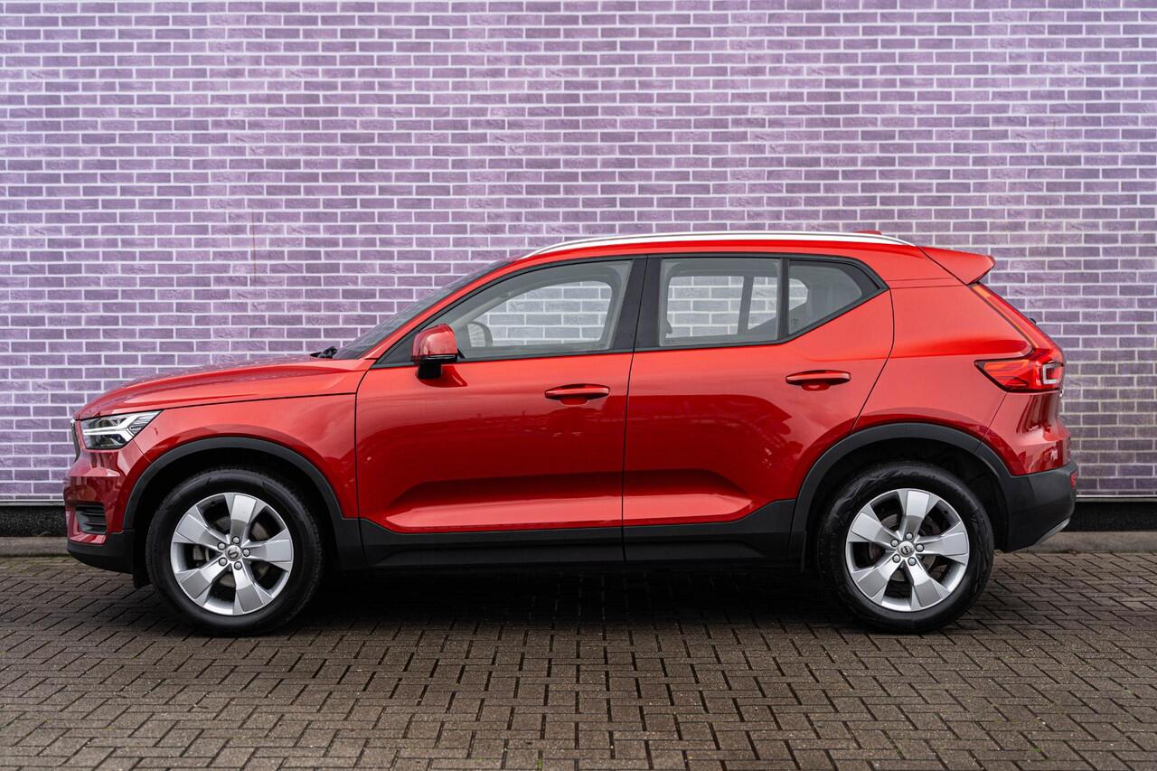 Volvo XC40 1.5 T3 Momentum | Stoel-/ Stuurverwarming | Camera | Cruise Control | Dodehoekdetectie | Parkeersensoren Voor + Achter | Volvo On Call | Carplay |