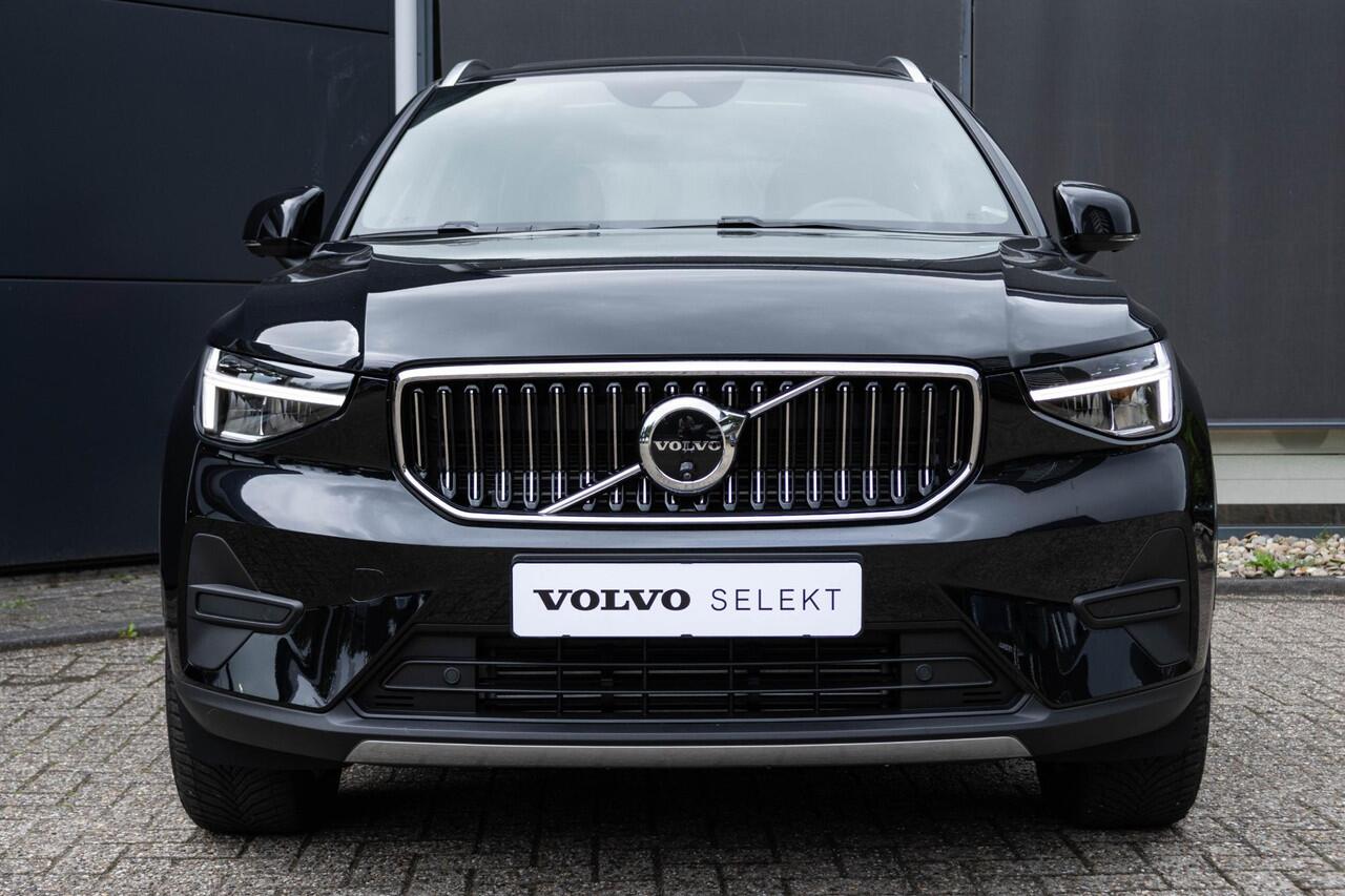 Volvo XC40 T4 Recharge Inscription | Trekhaak | Panoramadak| Interieur voorverwarming| Adaptieve Cruise Control| Electrisch bedienbare voorstoelen|Rondomzicht Camera|Park Assist voor en Achter