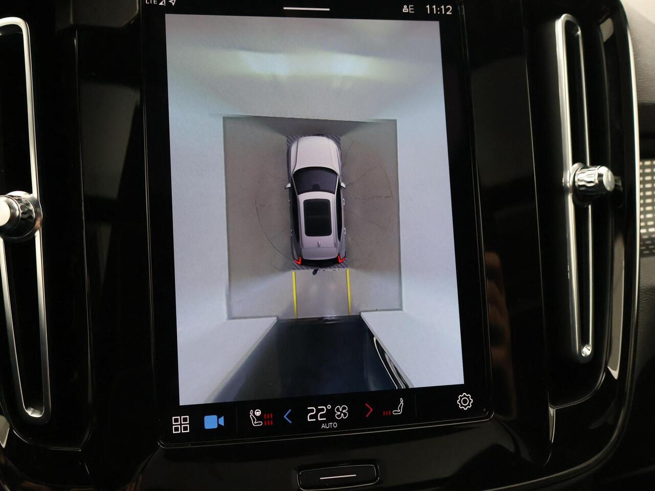 Volvo XC40 RECHARGE TWIN PRO 408 PK + TREKHAAK WEGKL. | 360 CAMERA | PANORAMA | 20 INCH | HARMAN/KARDON