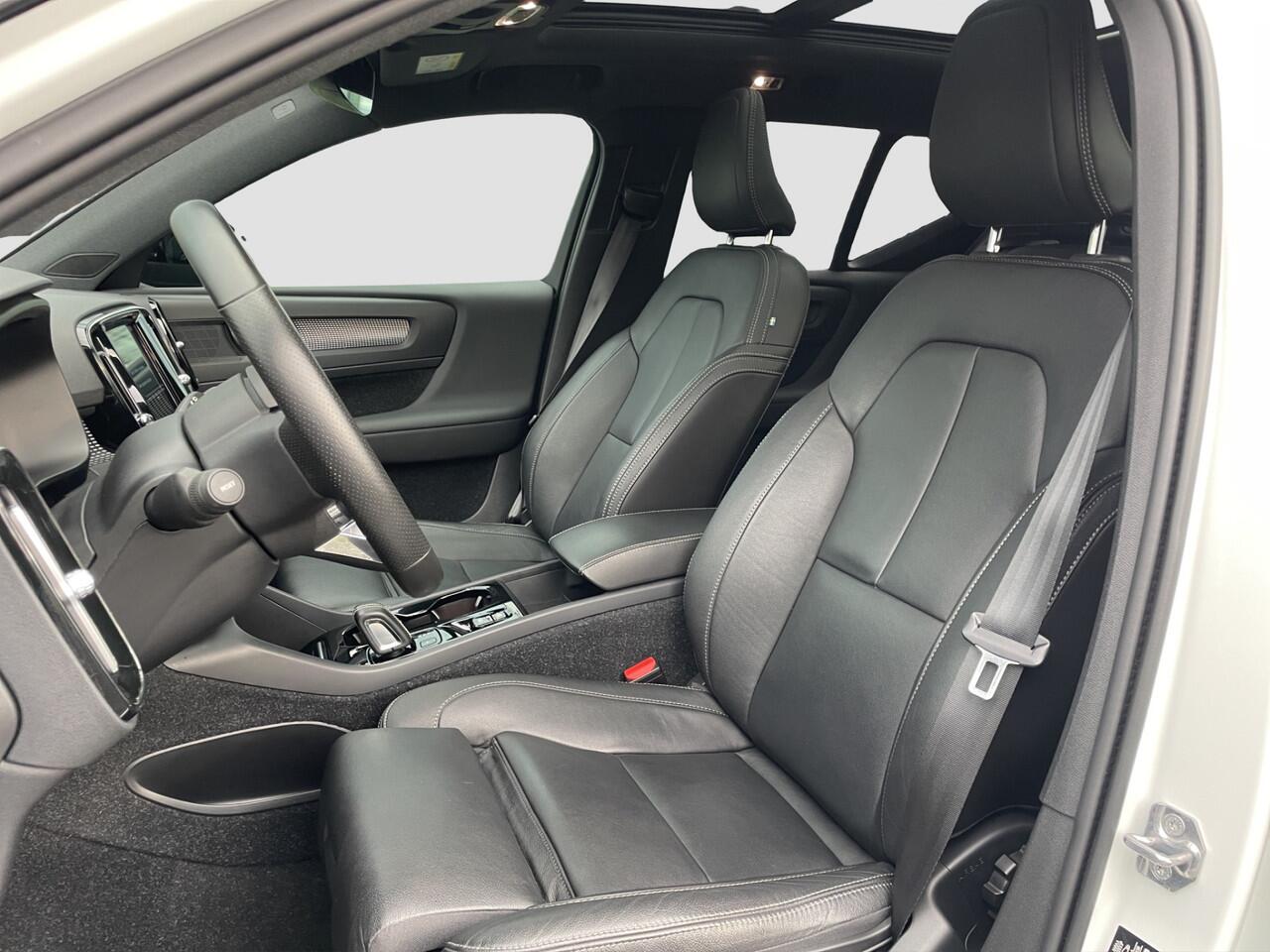 Volvo XC40 1.5 T5 Recharge R-Design | Pano | Leder | Elek klep | D.hoek | Carplay