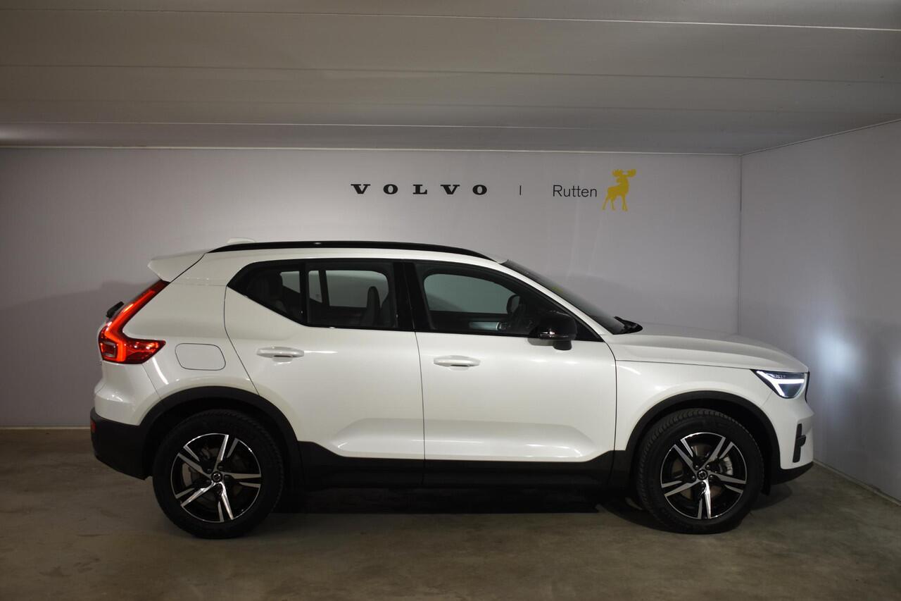 Volvo XC40 B4 211PK Automaat Plus Dark / Adaptieve Cruisecontrol / Parkeersensoren / Stoelverwarming / Stuurverwarming / Elektrische Stoelen / Trekhaak /