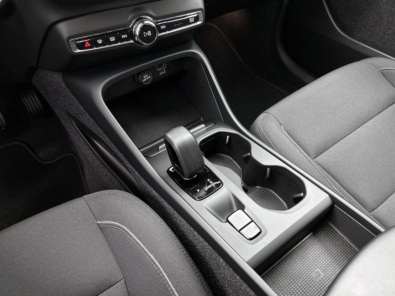 Volvo XC40 1.5 T4 Recharge Inscription Expression / Navigatie / Elec. achterklep / Camera