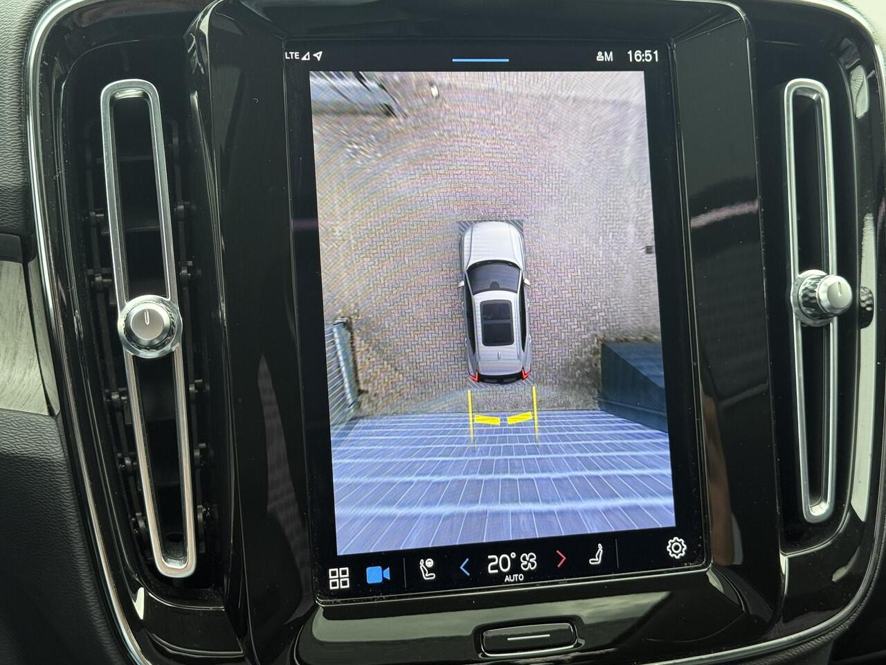 Volvo XC40 2.0 B4 AWD Ultimate Dark | Facelift | Leder | Memory | Panorama-schuifdak | 360° Camera | Harman/Kardon | Keyless Entry | Stuur + Stoel verwarming |