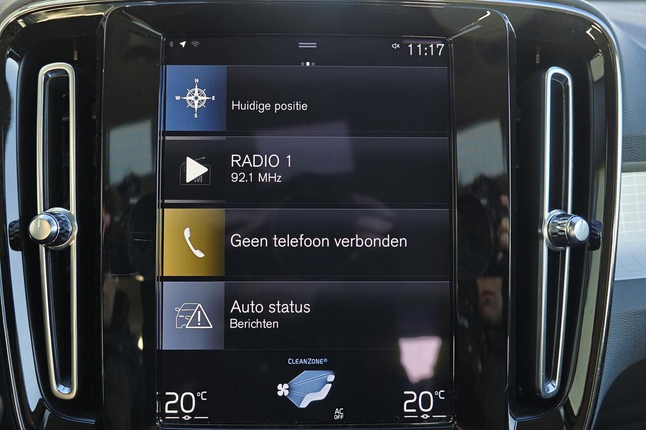 Volvo XC40 T4 Recharge Inscription Expression - Parkeersensoren achter - Cruise control - Standkachel - Elektr. inklapbare trekhaak - 18' LMV