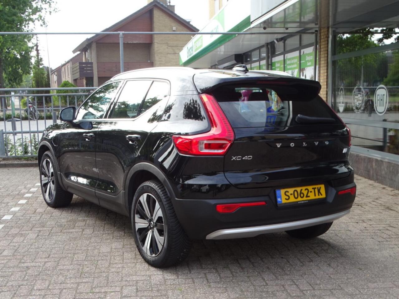 Volvo XC40 1.5 T5 Plug-in hybrid Ultimate Bright Panoramadak 1e Eig.