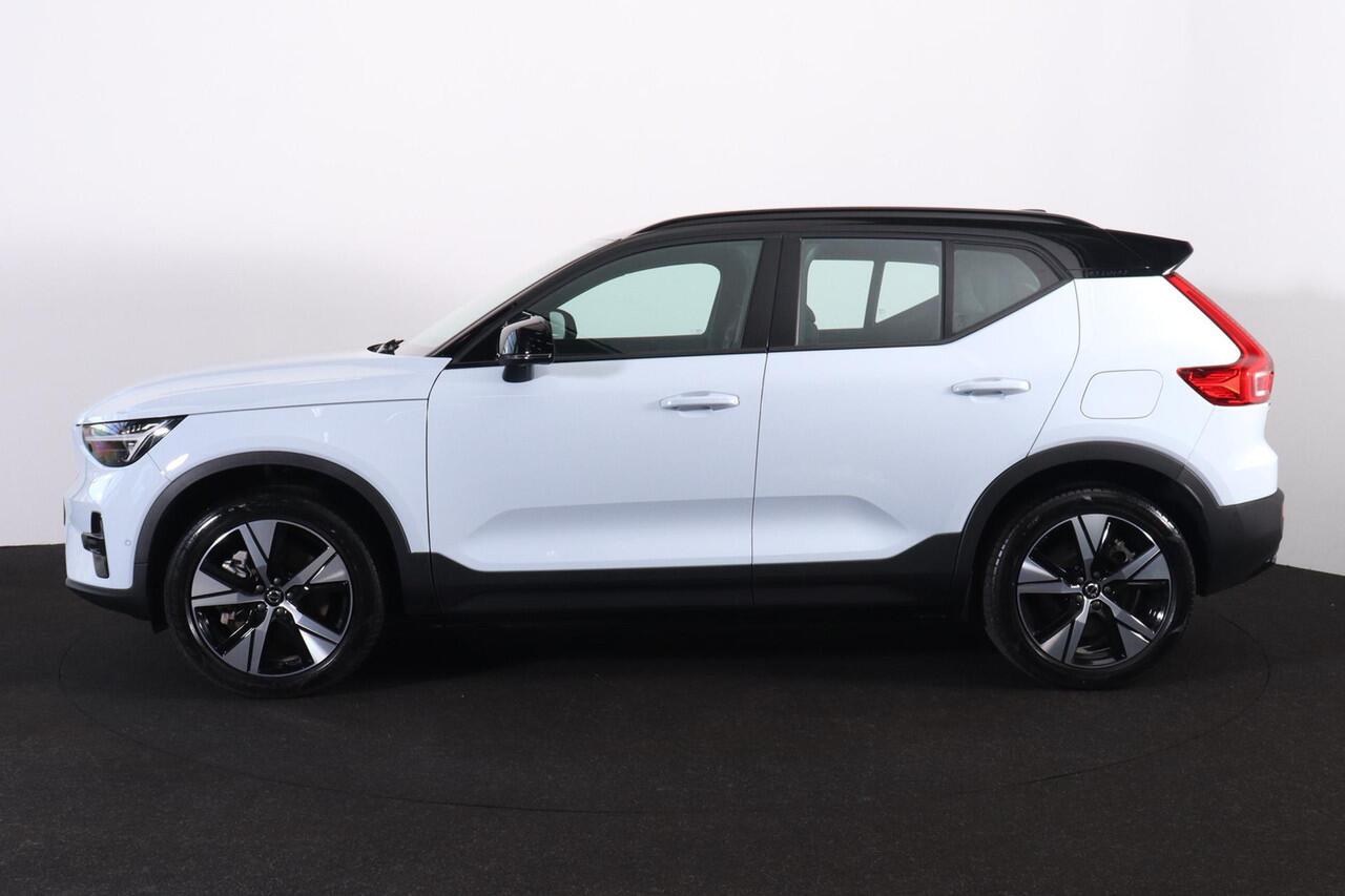 Volvo XC40 Extended Range Ultimate 82 kWh - Panorama/schuifdak - IntelliSafe Assist & Surround - 360º Camera - Harman/Kardon audio - Verwarmde voorstoelen, stuur & achterbank - Parkeersensoren voor & achter - Elektr. bedienb. voorstoelen met geheugen - Warmtepomp - 