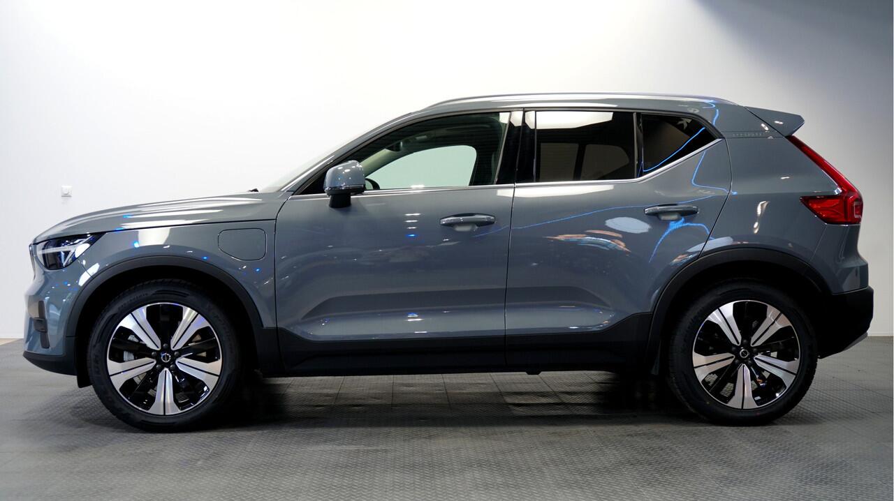 Volvo XC40 1.5 T4 Plug-in Hybrid 155kW/211pk DCT7 Ultimate FACELIFT! PANORAMADAK + HARMAN/KARDON + ADAPT.CRUISE + PILOT ASSIST + NAVI SENSUS + BLIS + LANE ASSIST + EL.STOELEN + STOEL-&STUURVERWARMING + CAMERA + KEYLESS + PARKSENSOREN V&A + 19" LM-VELGEN!!