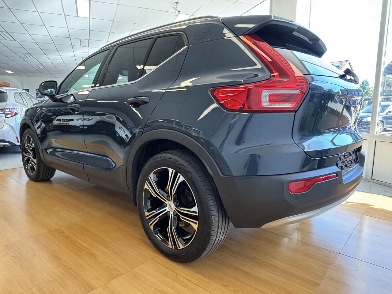 Volvo XC40 1.5 T5 Recharge Inscription * BLIS * CREME LEER Elektr+memory * HARMAN KARDON